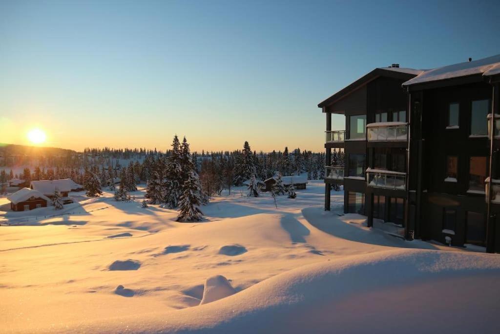 Leilighet Med Panoramautsikt Sjusjoen Innendors Parkering Exterior photo