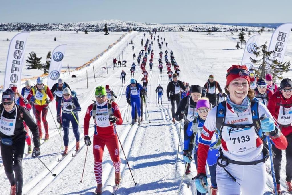 Leilighet Med Panoramautsikt Sjusjoen Innendors Parkering Exterior photo