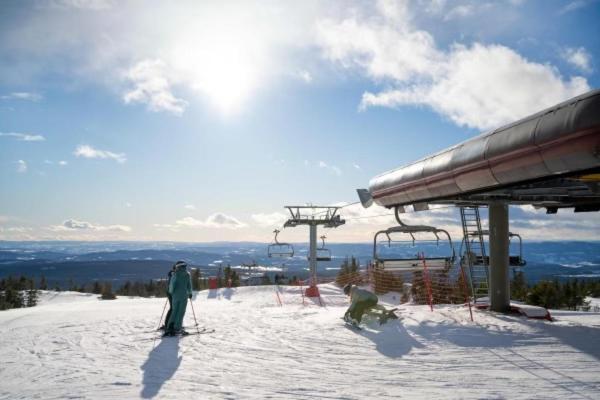 Leilighet Med Panoramautsikt Sjusjoen Innendors Parkering Exterior photo